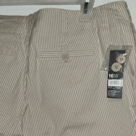 Mossino Ladie's stretch shorts,  in size 16W   NWT - Picture 10 of 12